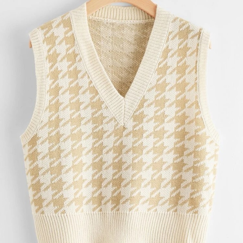 Houndstooth pattern sweater-vest